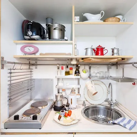 Vacanze Romane Apartment *