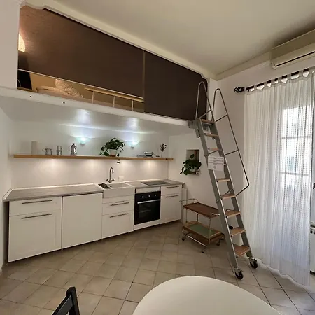 Vacanze Romane Apartment *